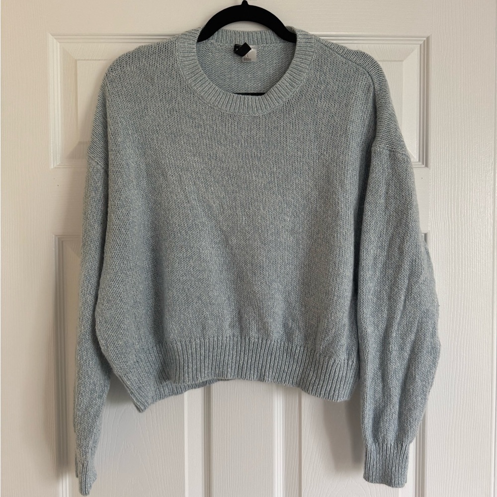 OPEN TO OFFERS!!! H&M Light Gray Crewneck Sweater - Relaxed Knit Pullover